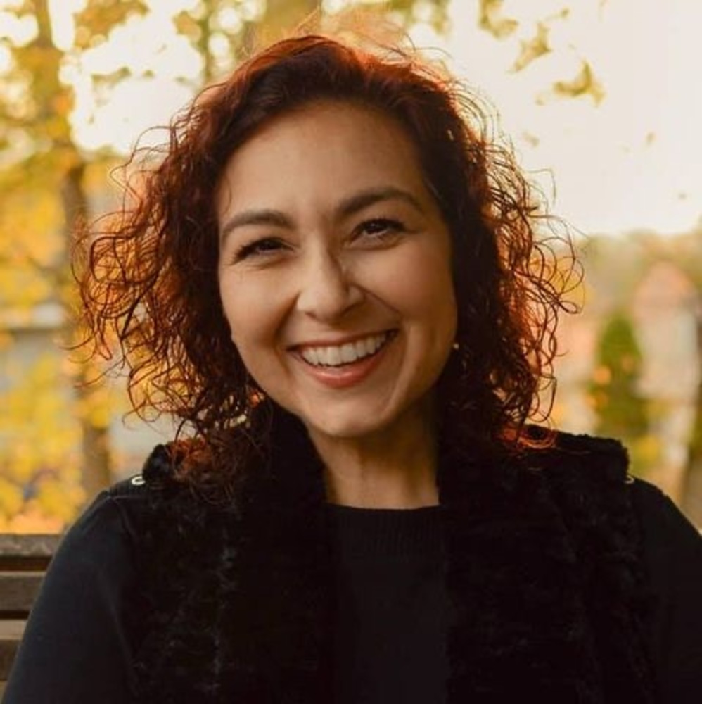 Meet your Posher, Desiree